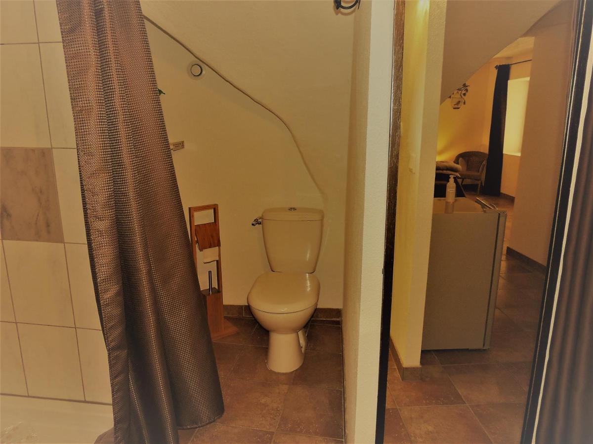 Chambres D'Hotes La Dorgisane Venterol  Exteriör bild