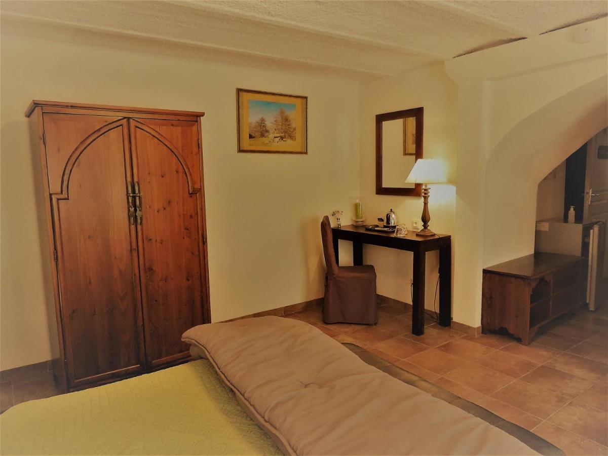 Chambres D'Hotes La Dorgisane Venterol  Exteriör bild