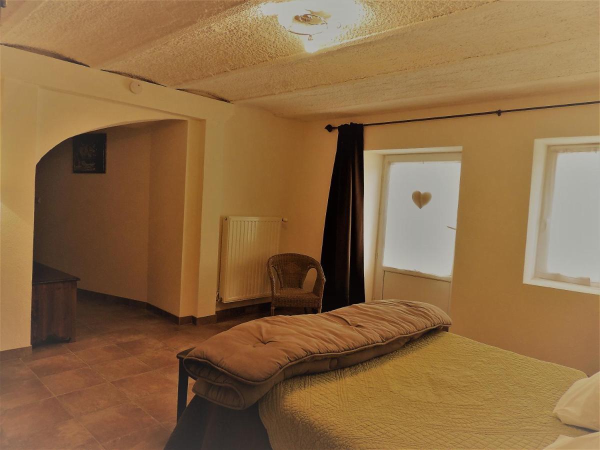 Chambres D'Hotes La Dorgisane Venterol  Exteriör bild